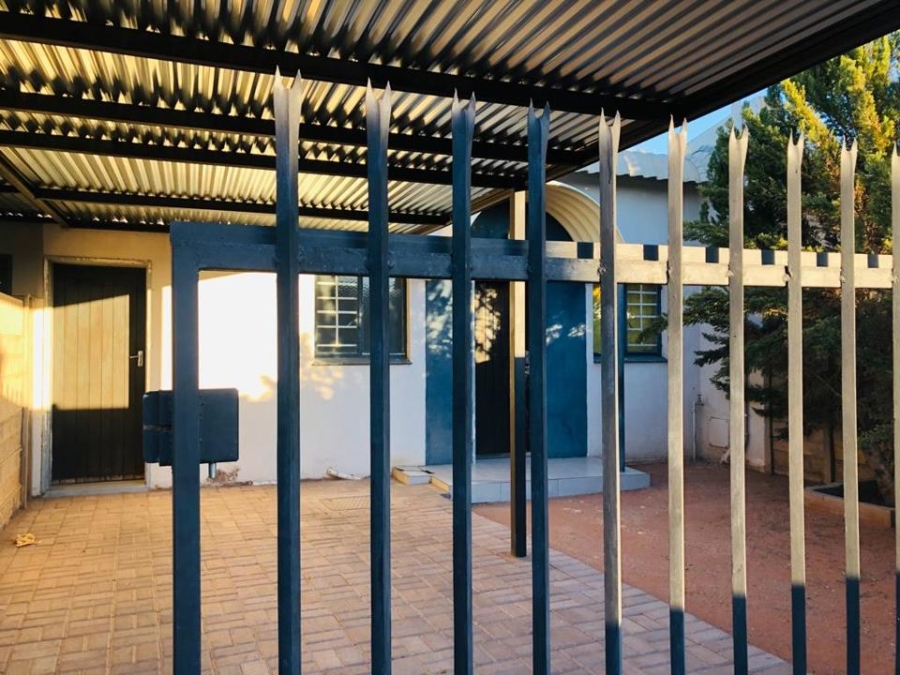 2 Bedroom Property for Sale in Flora Park Northern Cape